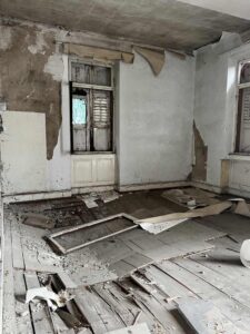 Zimmer im Rohbau. Geplante Nutzungsänderung, sowie Neubau durch die Architekten von Goldstein Baukonzepte